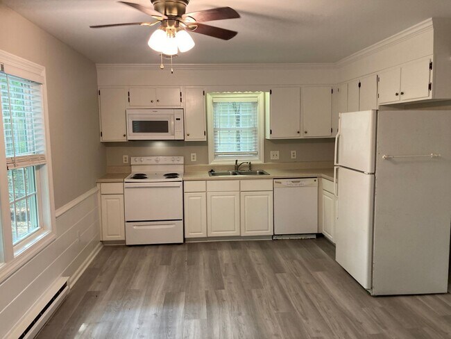 Building Photo - 10101 Bayham Dr