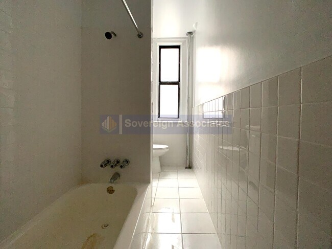 Building Photo - 121 Post Avenue