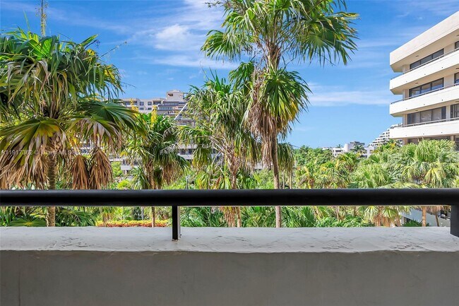 Building Photo - 170 Ocean Ln Dr