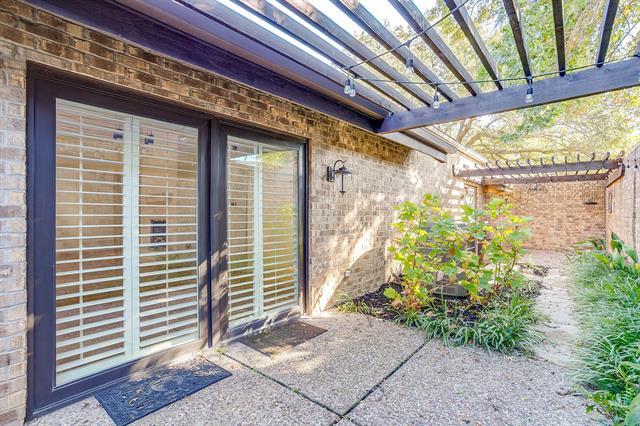 Building Photo - 4201 Clear Lake Cir