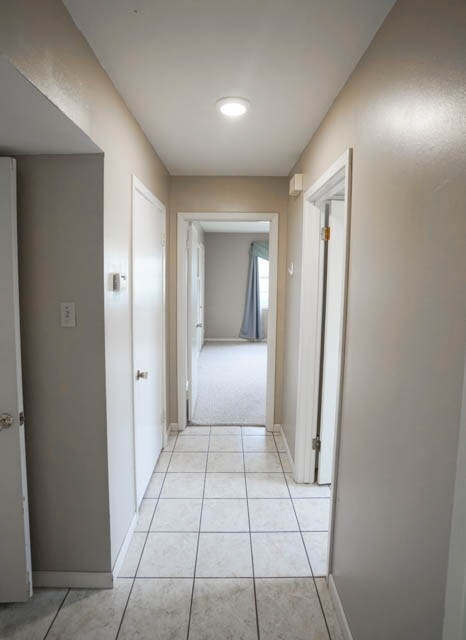 Building Photo - 204 Manor Dr