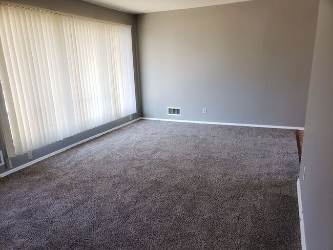 Building Photo - Very Nice 3 Bedroom 1 Bath Home in KCMO-Available in MAY!!