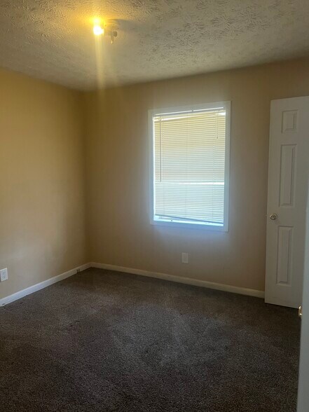 Building Photo - 6360 Raymond Ter