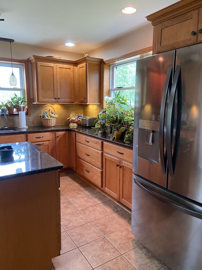 Building Photo - Beautiful 3 Bedroom / 2 Bathroom Home – Marion, VA – $1,600/Month