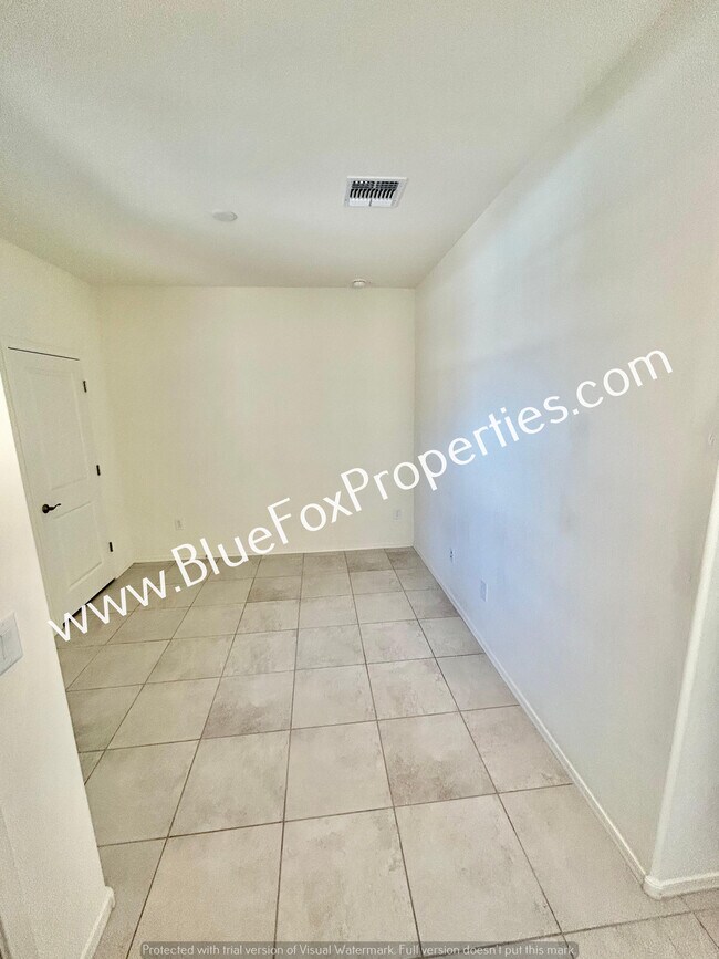 Building Photo - 7702 S Via Casa De Campo