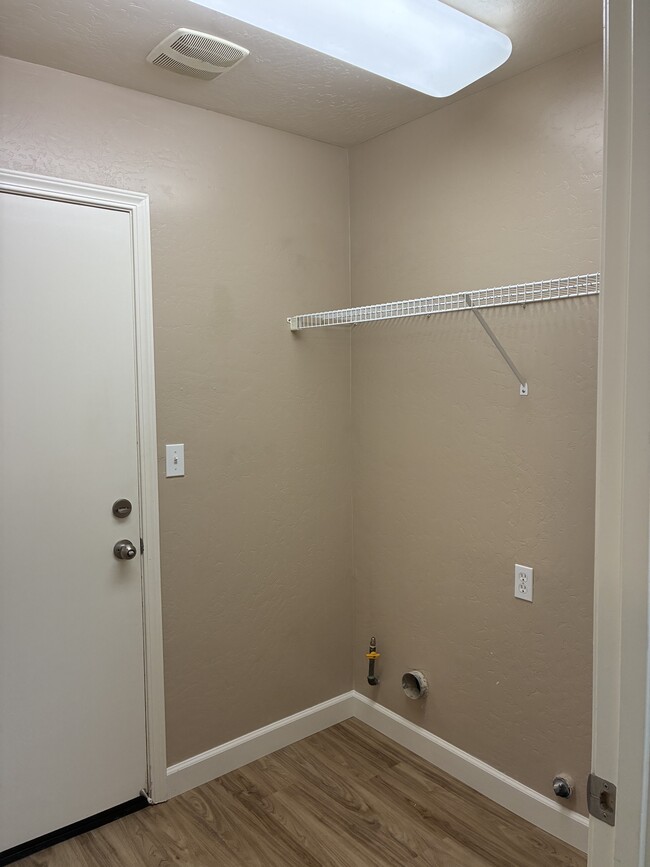 Building Photo - 4734 W Reese Ave