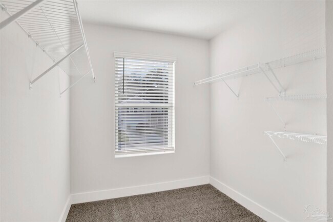 Building Photo - 4932 Valor Ct