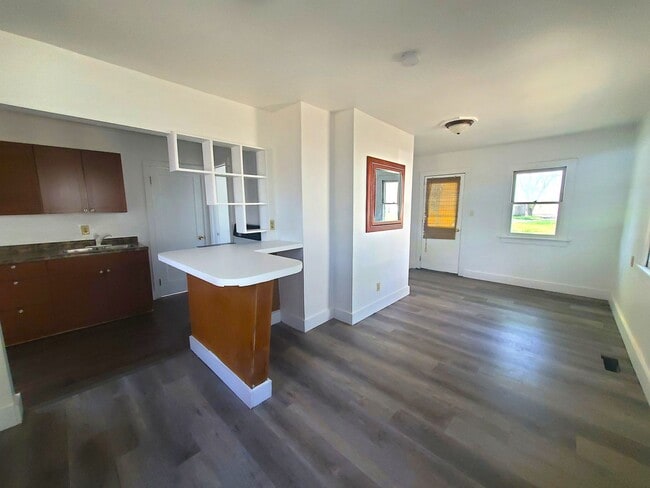 Building Photo - FOR RENT: 133 JODER-Cute 1 bedroom