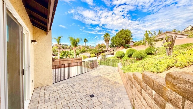 Building Photo - Wonderful Split-level Home with Spacious B...