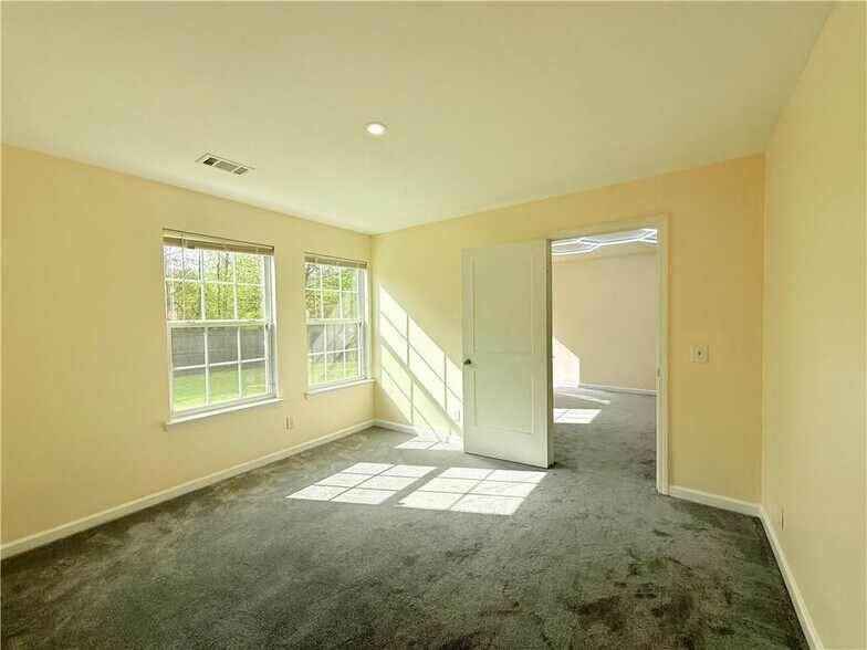 Building Photo - 893 Hawthorn Ln