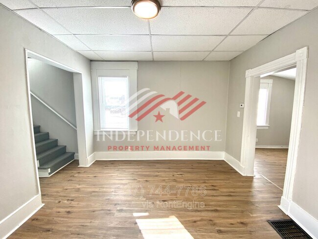 Building Photo - 906 Vine St