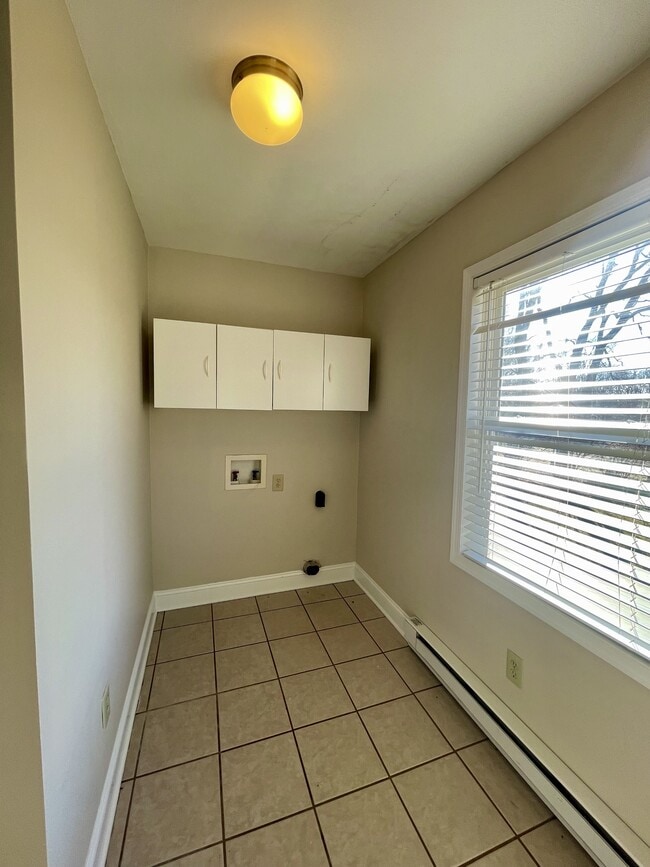 Building Photo - 2421 Old Forest Rd