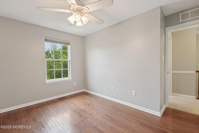 Building Photo - 102 Warbler Way