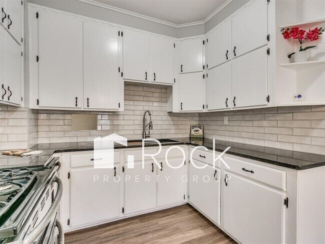 Building Photo - Remodeled 3 Bedroom Bungalow in OKC's Plaza District *Half Off 1st Month's Rent*