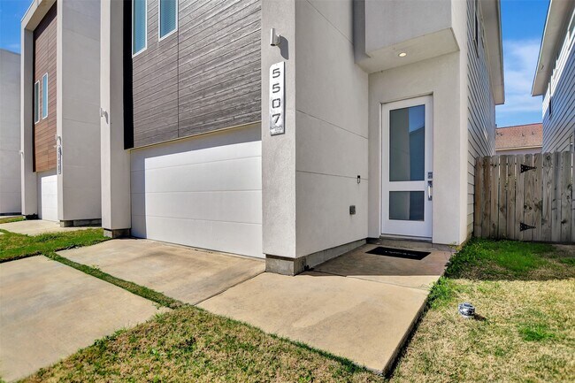 Building Photo - 5507 Robusto Pl