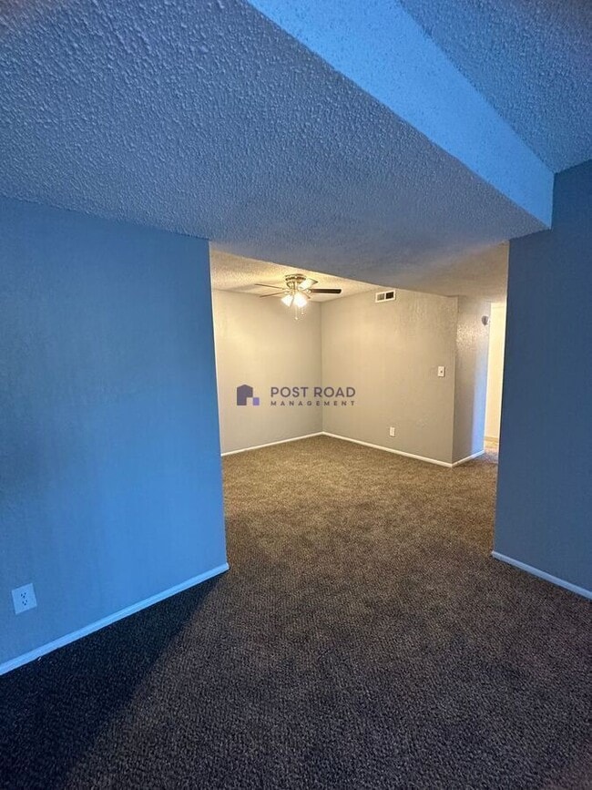 Building Photo - 501 W 27th St S