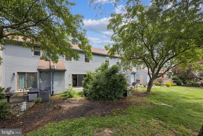 Building Photo - 838 Kings Croft Dr