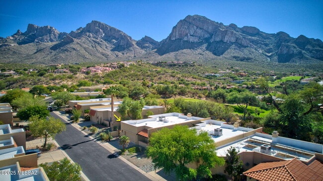 Building Photo - 1148 Cam Diestro