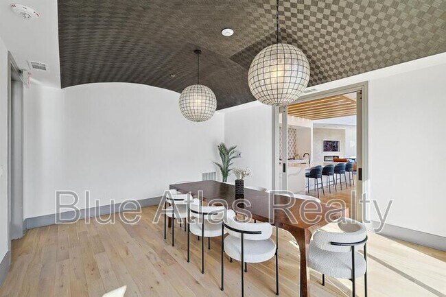 Building Photo - 2700 Old Denton Rd