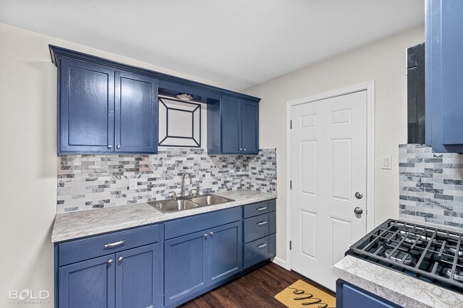 Building Photo - 308 Oregon Ave