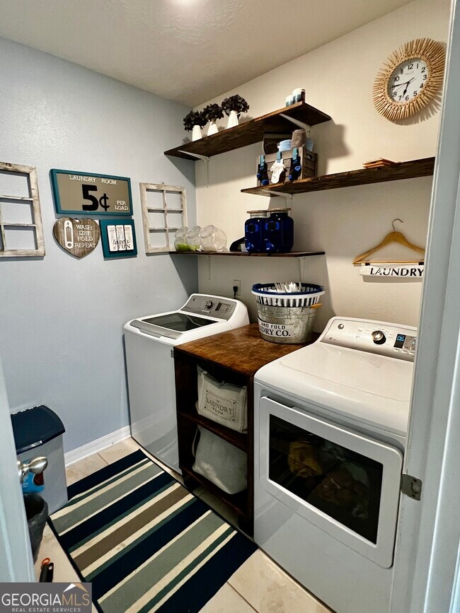 Building Photo - 125 Walnut Wy