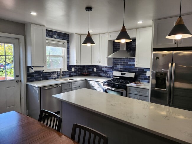 Building Photo - 3704 Arlington Blvd