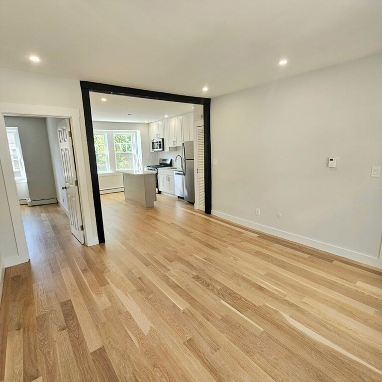 Building Photo - 19 Roberts St