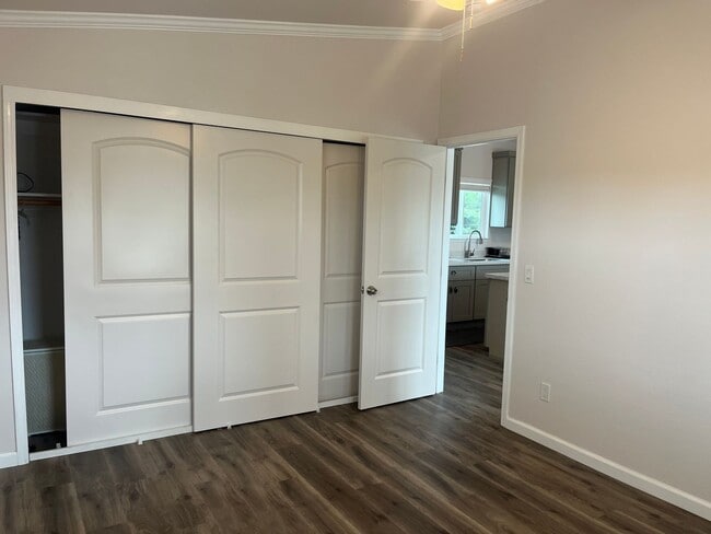 Building Photo - Granny unit- newly built, spacious, one bedroom, upstairs, PG&E/Wtr/Sewer included!