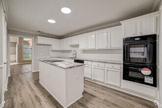 Building Photo - 3310 Meadway Dr