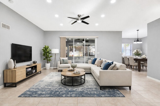 Building Photo - 11 Manderley Ln