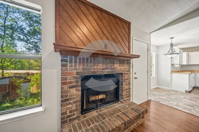 Building Photo - 9 Point W Cir