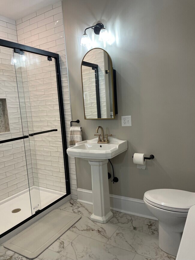 Building Photo - 1416 Riverview Ave