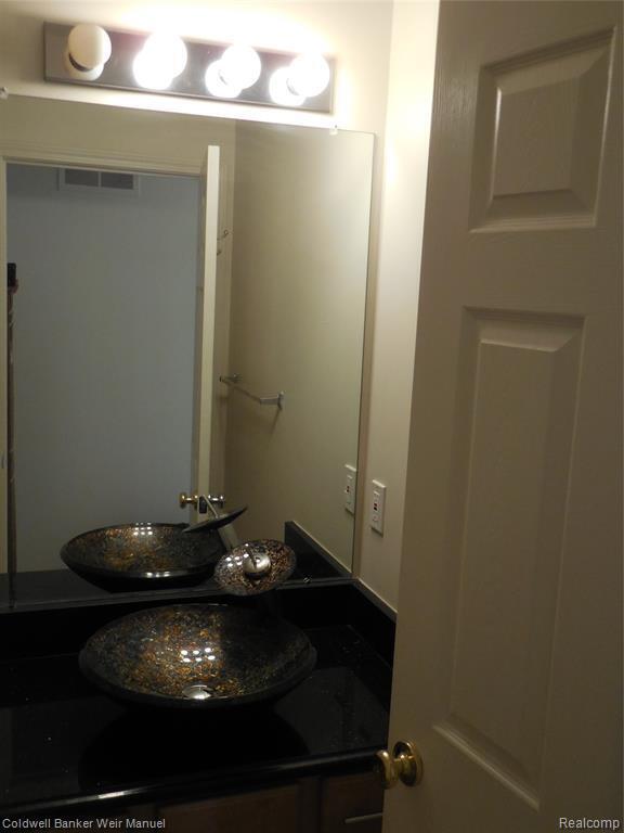 Building Photo - 39792 Rockcrest Cir