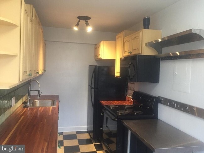 Building Photo - 3051 Idaho Ave NW