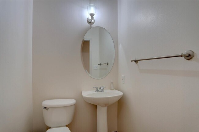 Primary Photo - 2960 Inca St