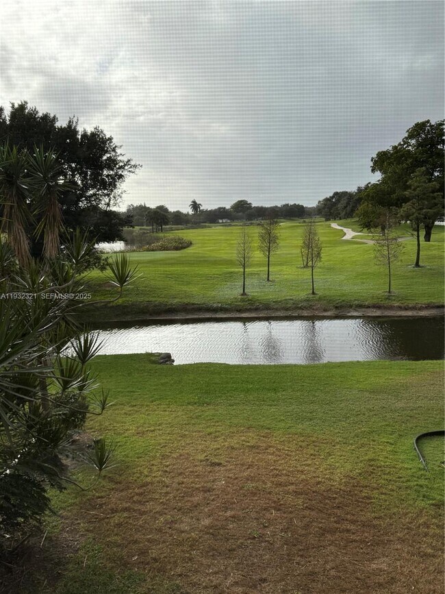 Building Photo - 2431 SW 82nd Ave