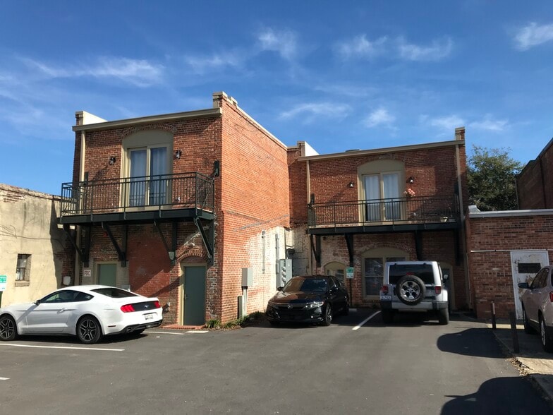 Building Photo - 134 N Main St