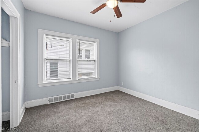 Building Photo - 3455 E 121st St