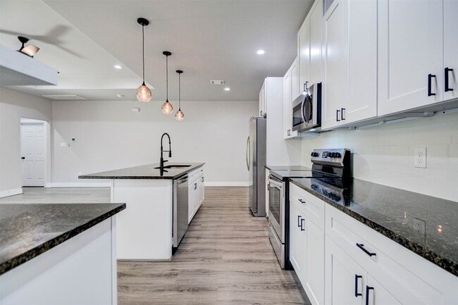 Building Photo - 6731 New York St