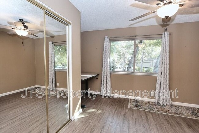Building Photo - 6913 Navarro Ct