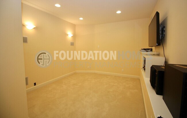 Building Photo - Architecturally Stunning Custom Estate wit...