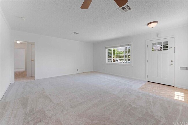 Building Photo - Classic Burbank Home