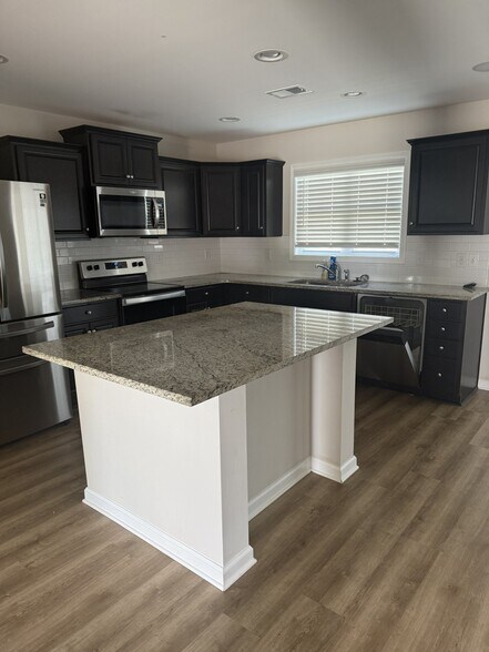 Building Photo - 85 Ridge Cir Dr