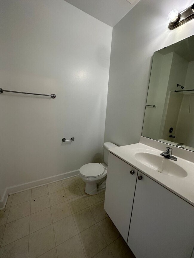 Building Photo - Elon