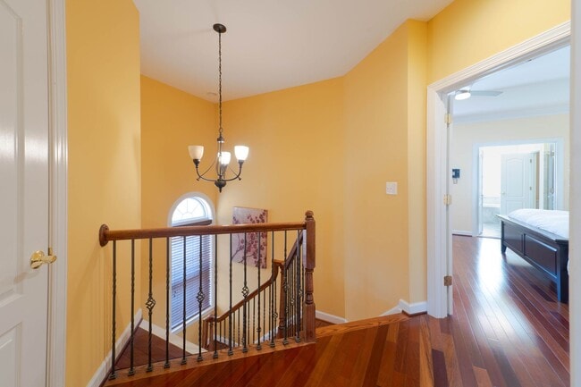 Building Photo - Well Appointed 3 Bedroom 3.5 Bath Townhome...