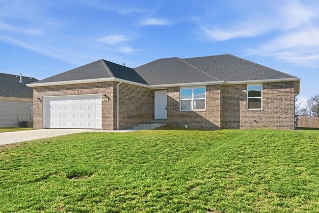 Building Photo - 3 Bedroom Home - Monett MO