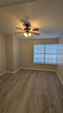 Building Photo - 913 Vedral Pl