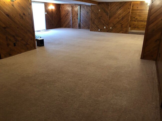 Building Photo - 4Bed/3Bath, Ranch-Style Home in Wooded Area