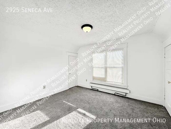Building Photo - 2925 Seneca Ave