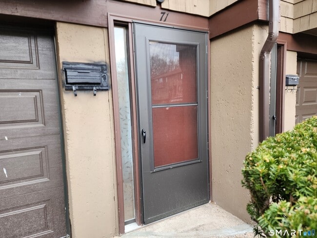 Building Photo - 71 Towne House Rd